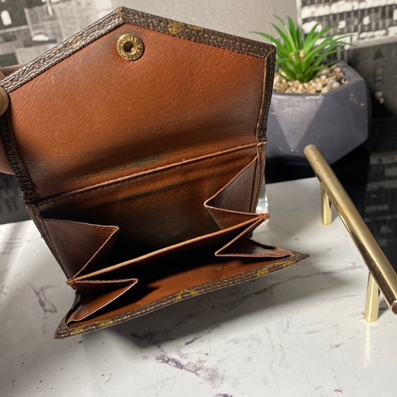 LOUIS VUITTON Vintage Monogram Elise Envelope Bi-Fold Wallet - Picture 9 of 15